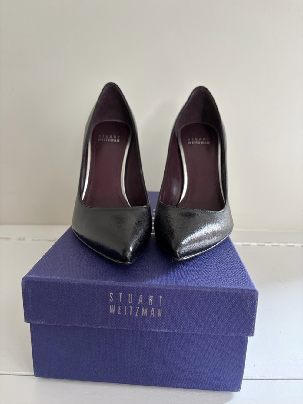 Stuart Weitzman Black Leather Pointed-Toe Stiletto Pumps - Picture 2 of 7